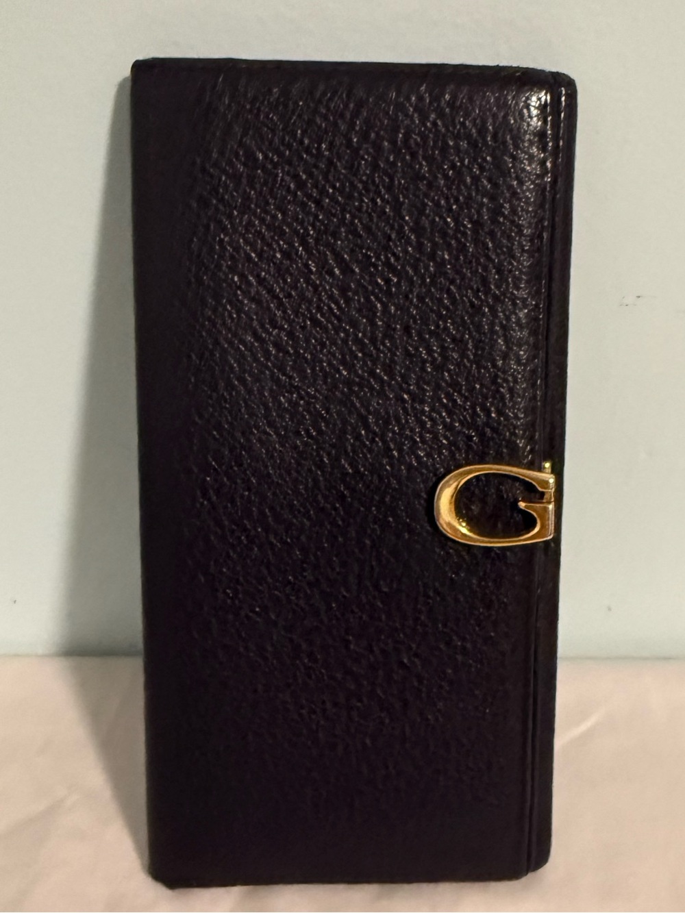 Gucci Vintage Navy Pebbled Leather Cardholder/Wallet with Gold tone Logo clasp!๐ฎ - Picture 2 of 16